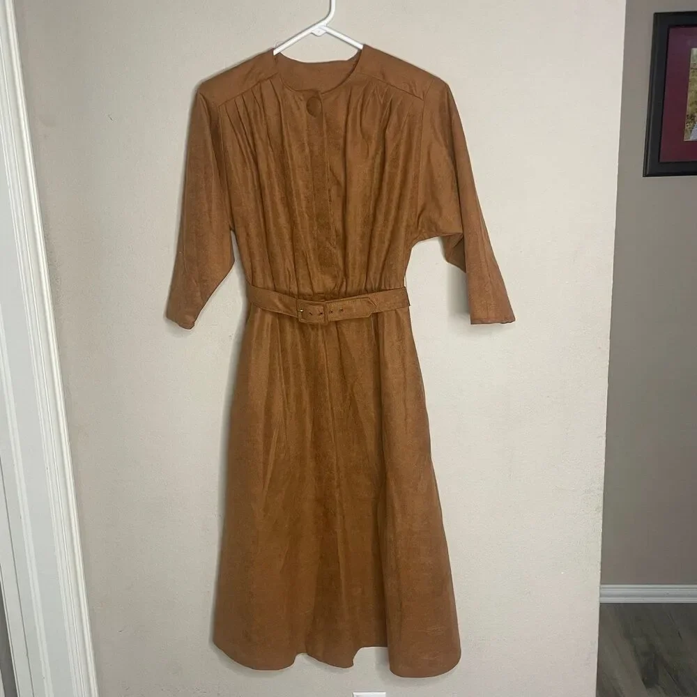 Vintage Willow Ridge midi dress with matching belt size 8